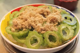 Mướp đắng và ruốc là một trong những món hiệu quả để giảm cân.