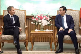 Phó Thủ tướng Vương Đình Huệ tiếp Chủ tịch Quỹ đầu tư Warburg Pincus toàn cầu, ông Timothy F. Geithner. 