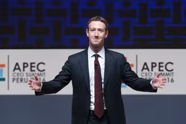 Với anh Mark Zuckerberg, đeo cà vạt là biểu tượng của sự nghiêm túc trong công việc. Nguồn: FortuneDot