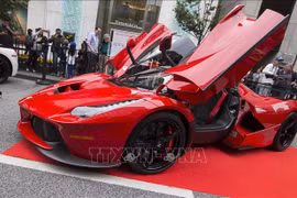 Một xe Ferrari F150 được trưng bày tại triển lãm xe Yorkville 2019 ở Toronto, Canada. Ảnh: THX/TTXVN 