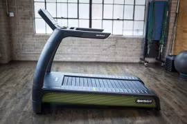 Máy chạy bộ giúp tiết kiệm hóa đơn tiền điện. 