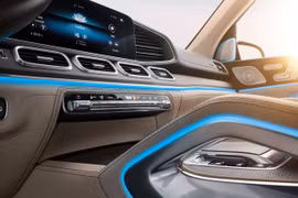 Khoang xe Mercedes