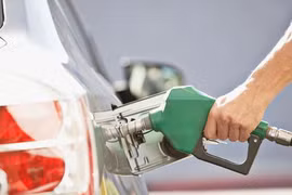 Đổ nhầm dầu diesel cho ô tô chạy bằng xăng tuy không nguy hiểm nhưng cũng làm xe chết máy