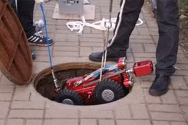 Robot tuần đường được thả xuống đường ống