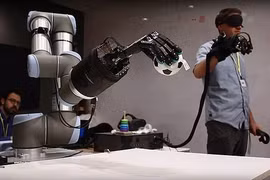 Cánh tay Telerobot có thể điều khiển từ xa và phản ứng trong thời gian thực - Ảnh: Shadowrobot