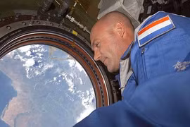 Phi hành gia André Kuipers trên trạm ISS. Ảnh: NASA.