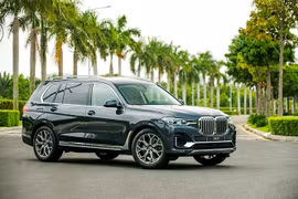 BMW X7 vừa được phân phối chính hãng ở Việt Nam.