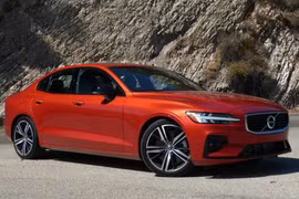 Sedan S60 vừa bước qua thế hệ 2019 và là một trong những dòng xe bán chạy nhất của Volvo
