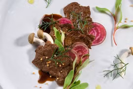 Miếng thịt bò nhân tạo do Aleph Farms sản xuất.
