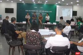 Các diễn giả trong phần giao lưu của hội thảo
