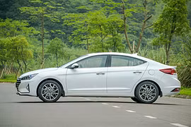Hyundai Elantra bản nâng cấp tại Việt Nam. Ảnh: HTC 