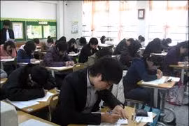 Rút ngắn chương trình đào tạo không phải là buộc sinh viên tăng cường học dồn. Ảnh: Dân Trí