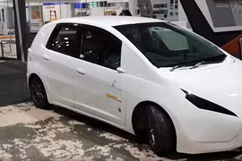 Mẫu xe điện myKar gây ấn tượng bởi xe có thể chạy bằng dầu ăn đã qua sử dụng. Nguồn: Technave.