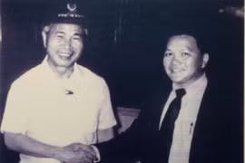 Ông Tôn Lâm gặp cố Phó Chủ tịch HĐBT kiêm Ngoại trưởng Nguyễn Cơ Thạch năm 1988