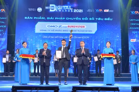 Ông Đào Bảo Linh - Trưởng phòng Nghiên cứu và phát triển Trí tuệ nhân tạo của GMO-Z.com RUNSYSTEM - đại diện công ty lên nhận giải thưởng này.