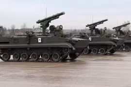 Nga tăng cường tổ hợp tên lửa chống tăng Khrizantema cho Quân khu miền Tây (Ảnh: Iz.ru)
