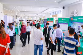 Một góc triển lãm khởi nghiệp sáng tạo được tổ chức tại ĐH Đông Á (Đà Nẵng)