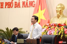 Ông Lê Minh Trung - Ủy viên Ban Thường vụ Thành ủy, Phó Bí thư Đảng đoàn, Phó Chủ tịch Thường trực HĐND TP Đà Nẵng phát biểu tại kỳ họp HĐND TP Đà Nẵng