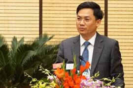 Ông Hà Minh Hải, Cục trưởng Cục Thuế Hà Nội trả lời chất vấn về nợ thuế. Ảnh: Minh Huệ