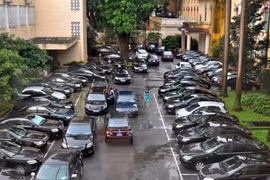 Xe công ở Việt Nam đang trở thành gánh nặng cho ngân sách (ảnh minh họa)