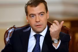 Thủ tướng Nga Dmitry Medvedev lần đầu tiên thừa nhận khả năng khủng bố trên máy bay gặp nạn - Ảnh: AFP