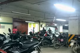 Hầm để xe tầng 2 siêu thị Big C The Garden.