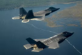 Cặp "song sát" chiến đấu cơ tàng hình F-22 và F-35 của Mỹ