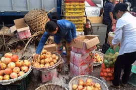 Nhờ buôn hoa quả Trung Quốc mà nhiều người kiếm được tiền tỷ, xây được nhà lầu