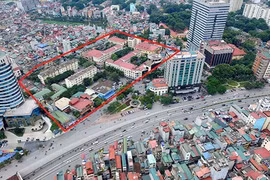 Khách sạn Kim Liên nằm ở khu đất vàng trung tâm thành phố Hà Nội. 