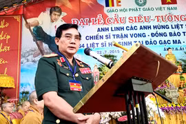 Thiếu tướng Lê Mã Lương phát biểu trong buổi lễ cầu siêu tưởng niệm 64 liệt sĩ Gạc Ma và đấu giá tranh "Gạc Ma - Vòng tròn bất tử", diễn ra vào ngày 22/7/2015. Ông Lê Mã Lương là Anh hùng Lực lượng Vũ trang Nhân dân, nguyên Giám đốc Bảo tàng Quân sự Việt 