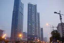 QIA ban đầu ra giá 600 triệu USD để mua tòa tháp, song đã chấp thuận nâng lên 800 triệu USD theo định giá của tòa. 