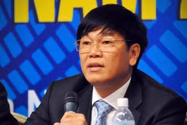 Tài sản chứng khoán của ông Trần Đình Long và vợ hao hụt trong năm 2015 vì giá cổ phiếu. Ảnh: N.M