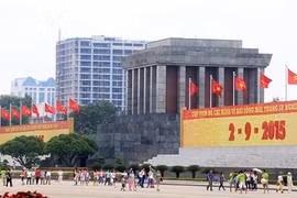 Tòa nhà "pháo đài" ở 8B Lê Trực