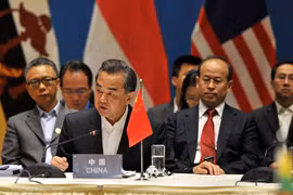 Vương Nghị trong cuộc họp với các Bộ trưởng Ngoại giao ASEAN tại Côn Minh