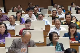 Bộ trưởng Hoàng Tuấn Anh khiến các đại biểu cười ồ khi nói "truyền trách nhiệm" cho Bộ trưởng kế tiếp