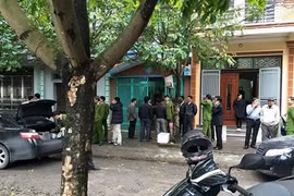 Công an điều tra hiện trường vụ xả súng. Ảnh: Minh Quang 