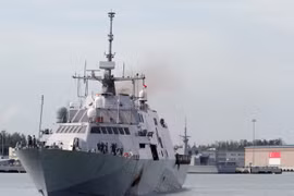 Tàu tác chiến ven bờ USS Freedom của Mỹ trú tại căn cứ hải quân Changi của Singapore sau khi tuần tra thực thi tự do hàng hải ở Biển Đông