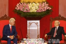 Tổng Bí thư Nguyễn Phú Trọng tiếp cựu Tổng thống Bill Clinton vừa có chuyến thăm lần thứ 5 tới Việt Nam nhân 20 năm Việt-Mỹ bình thường hóa quan hệ