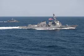 Tàu khu trục USS Lassen - Ảnh:Reuters