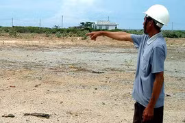 Khu liên hợp thép Cà Ná vẫn chỉ là bãi đất hoang. 