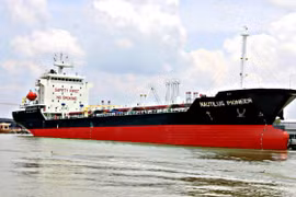 Tàu chở dầu MT Nautilus Pioneer đang bị giam ở Singapore được cho là của công ty cổ phần vận tải biển Anh Vũ - Ảnh: website Công ty Khai Nguyên