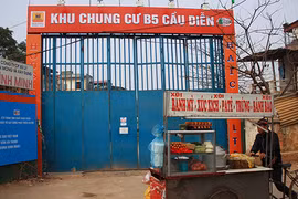 Mặc dù đã thu tiền của hàng trăm khách hàng, nhưng dự án B5 Cầu Diễn vẫn “bất động” trong nhiều năm qua - Ảnh: Lê Hồng Thái
