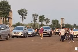 Râm ran 'sốt đất' từ Bắc vào Nam