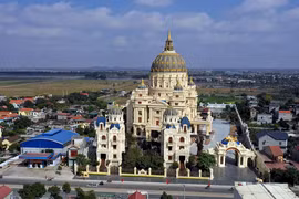 Toàn cảnh toà lâu đài Thành Thắng Palace của "đại gia" Đỗ Văn Tiến (Nguồn: Internet)
