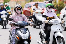 Chị Khánh Thy phải mất hơn 700 nghìn tiền xăng để đi làm mỗi tháng (Hình minh họa)