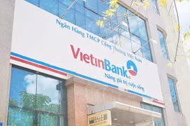 Việc ngân hàng giữ lại cổ tức cần phải được xem xét kỹ lưỡng.q