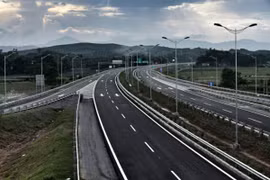 Mục tiêu thành lập VEC ban đầu là để đầu tư hệ thống đường bộ cao tốc theo nguyên tắc tự hạch toán kinh doanh, tự hoàn vốn, nhưng sau 12 năm hoạt động, ngân sách đã phải bỏ tiền để cấp bù, trả nợ thay cho VEC