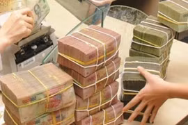 Tính từ đầu năm đến 15/8, ngân sách nhà nước đã bội chi 111.500 tỷ đồng.