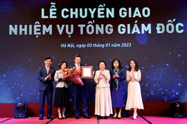 Ông Loic Faussier nhận quyết định bổ nhiệm giữ chức Tổng Giám đốc SeABank (Ảnh: SSB)