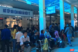 Các văn bản “vênh” nhau giữa BHXHVN với Bộ Y tế chỉ làm khó người bệnh có thẻ BHYT